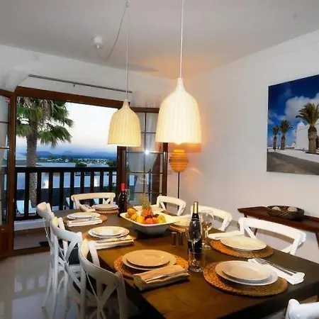 Girasol With Hot Tub Villa Playa Blanca (Lanzarote)